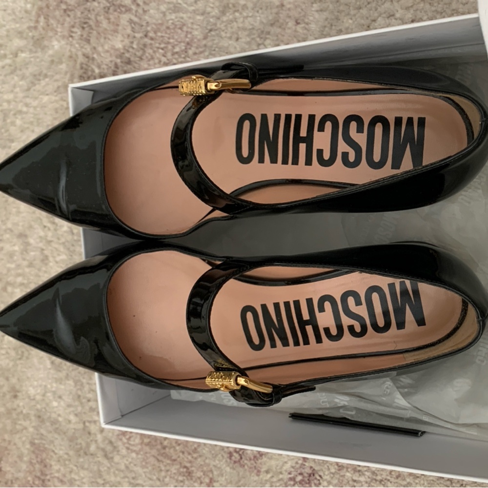 Moschino Black Patent Leather Maryjanes with Gold Accents Size 37 EUC